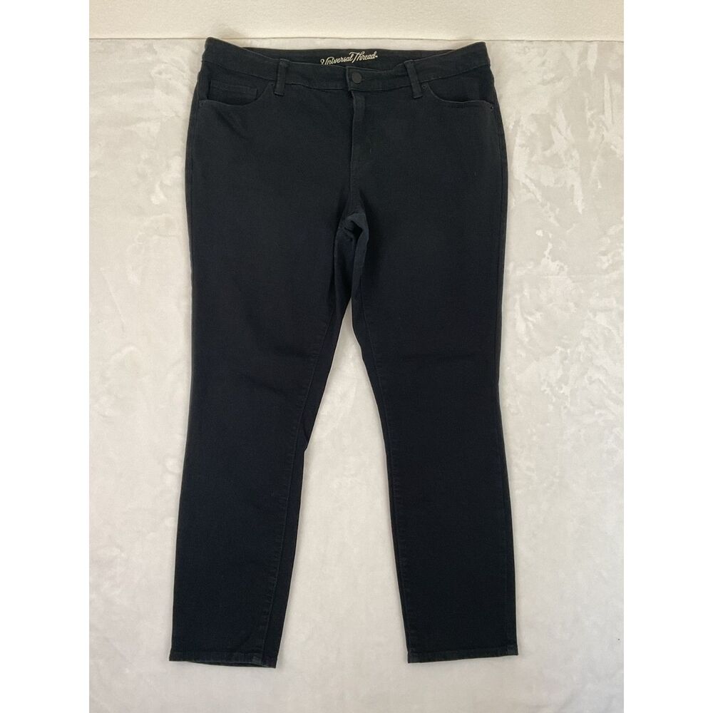 Universal Thread Women's Black Jeans - Size 16